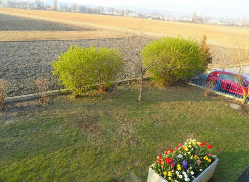 >> MIETHAUS mit 6 ZIMMER, DOPPELGARAGE, KELLER und EIGENGARTEN, am ORTSRAND!