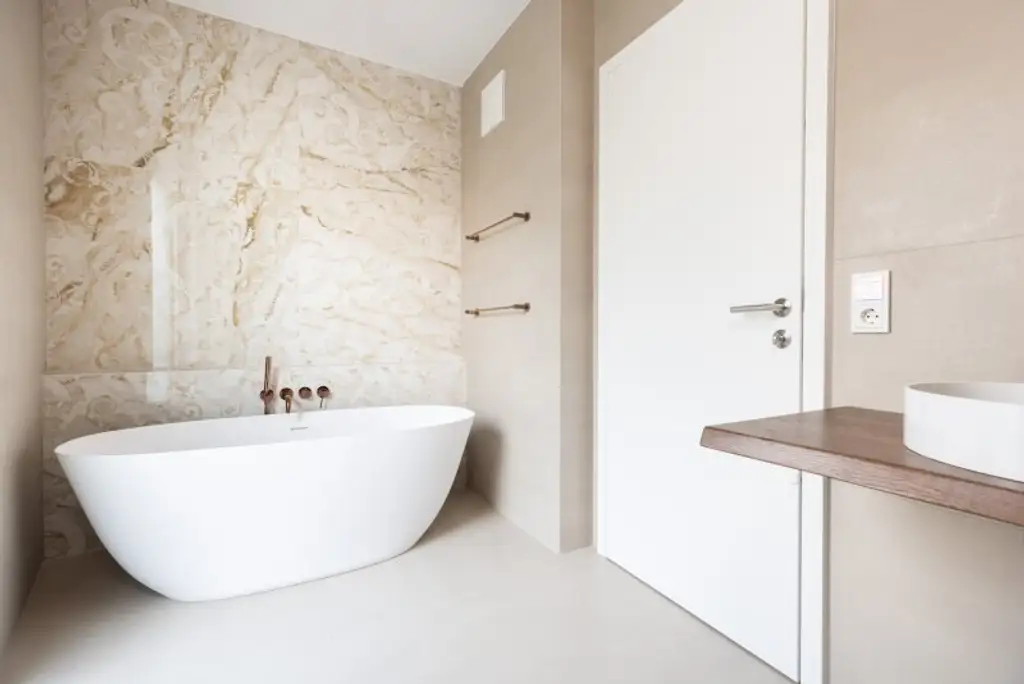 EXKLUSIVE GARTENWOHNUNG IN HIETZING MIT SALZWASSER-POOL UND SAUNA