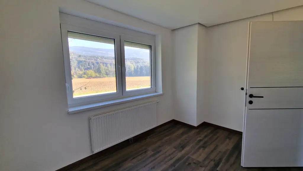Großes Haus mit 2 Wohneinheiten und schönem Garten in ruhiger Lage in Neuhaus