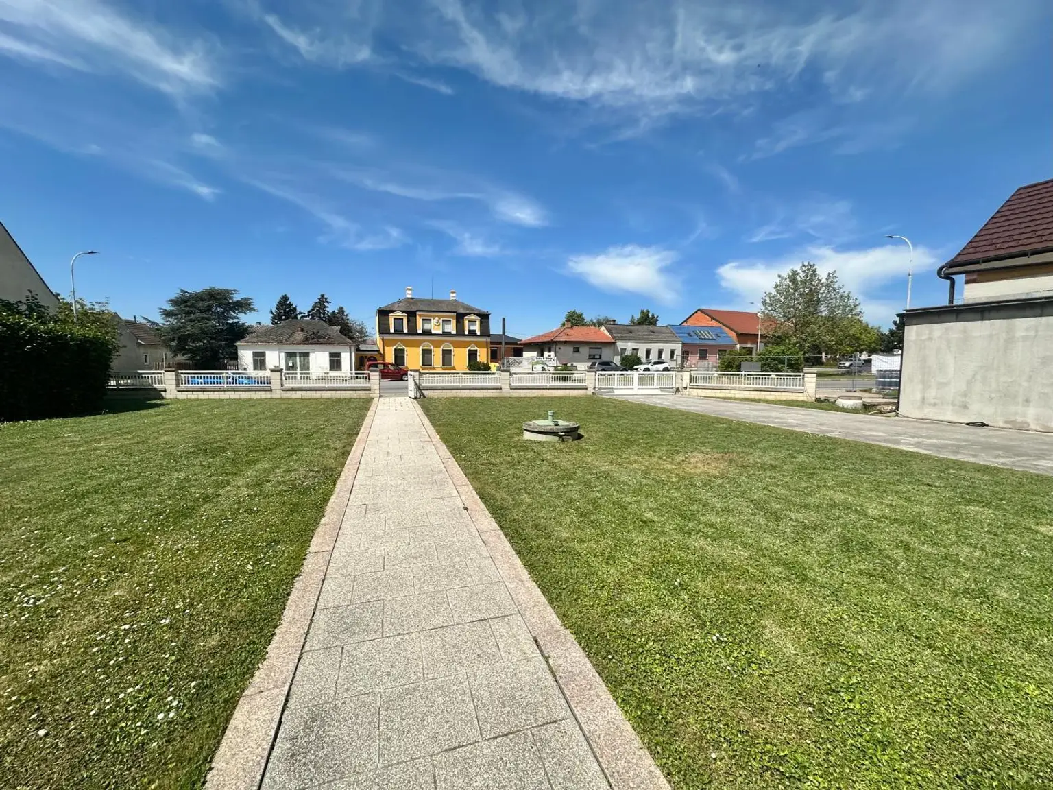 Vorgarten mit reichlich Platz