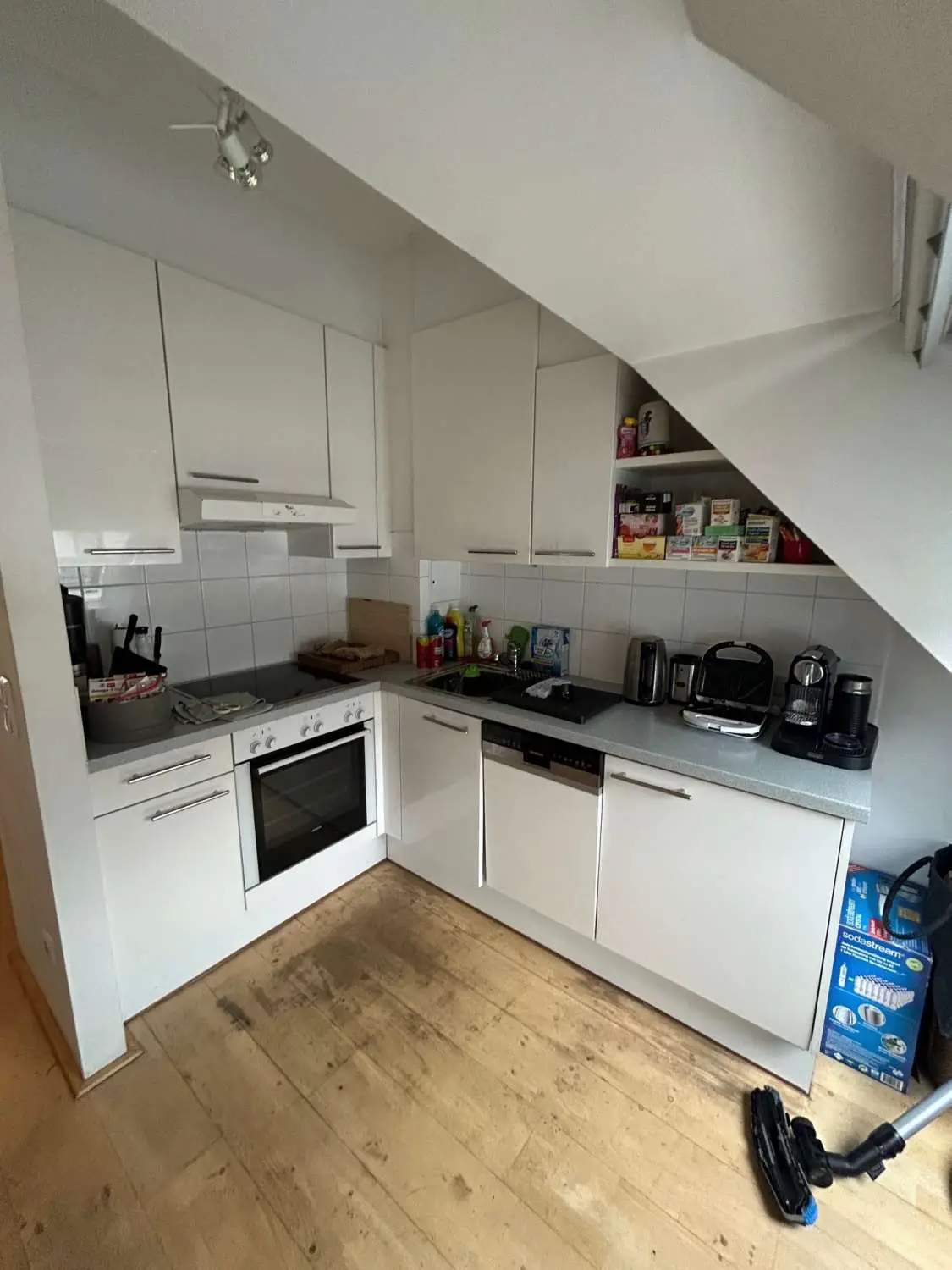 Geräumige 2-Zimmer-Wohnung im Dachgeschoss mit hofseitiger Terrasse