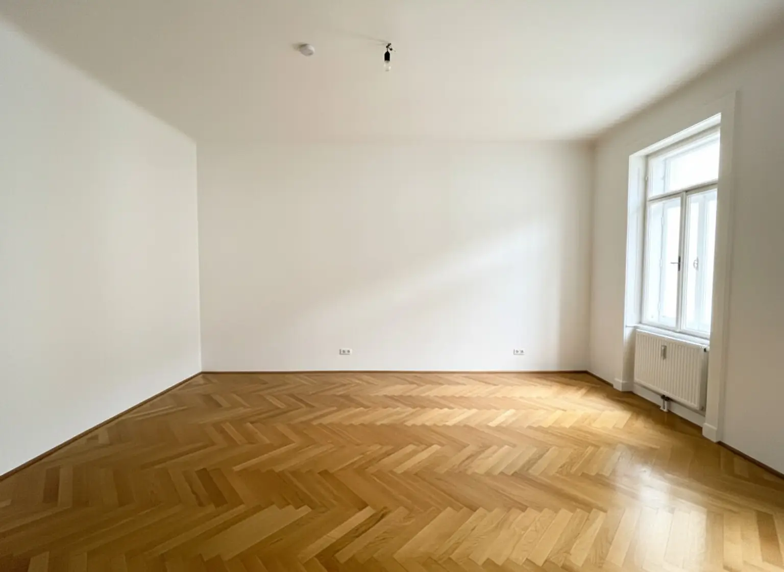 Unbefristet: Stilvolle, ruhige Stadtwohnung in zentraler Lage