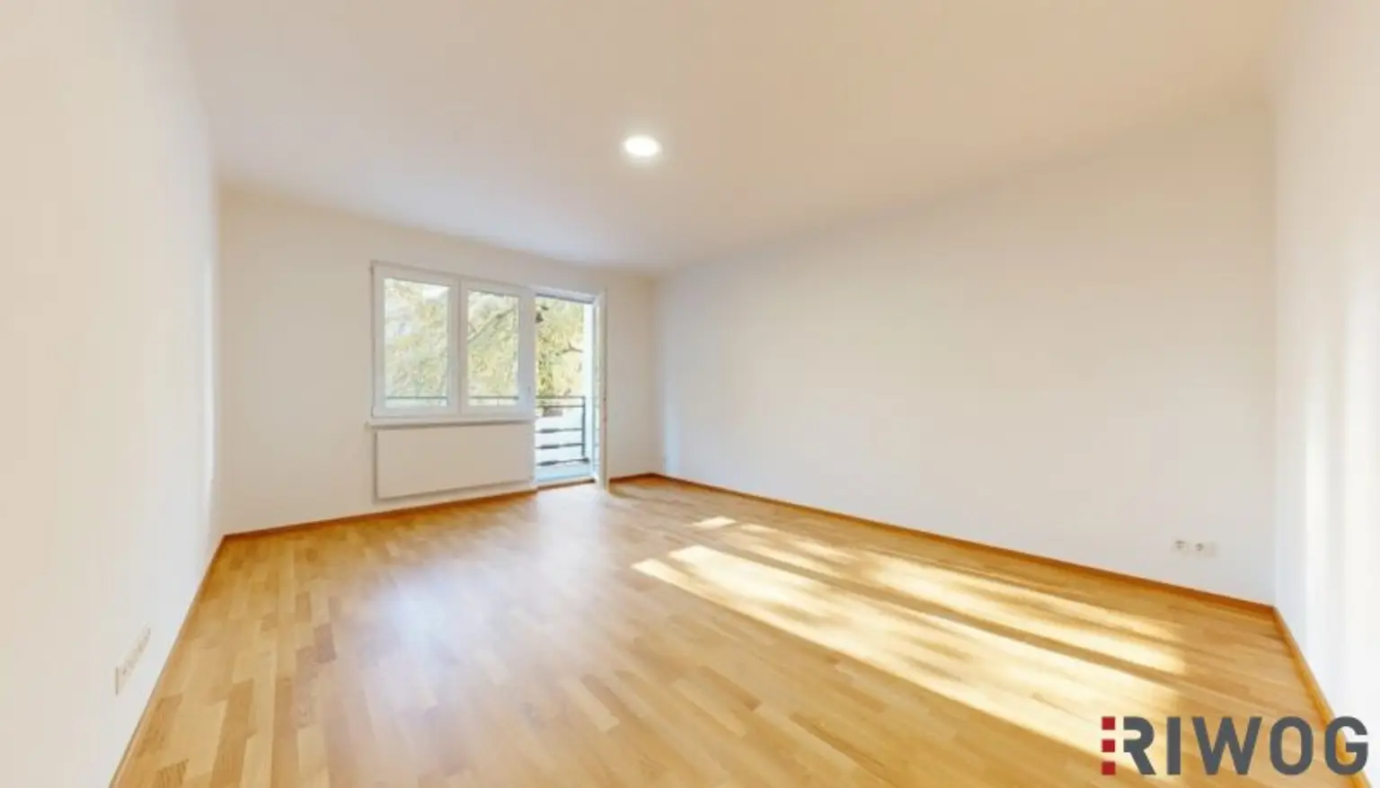 ERSTBEZUG nach Sanierung I Großzügige 2 Zimmer Wohnung mit Loggia I Tischler Einbauküche inkl. Siemensgeräte I Allerheiligenplatz I U-Bahn Nähe