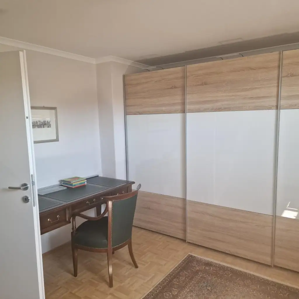 Einziehen und genießen! Sonniges Einfamilienhaus mit Doppelgarage, Terrasse uvm