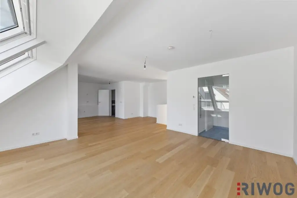Imposante und sehr helle Dachgeschosswohnung mit 2 Terrassen und hochwertiger Ausstattung in ehemlaigen Fuhrwerkhaus