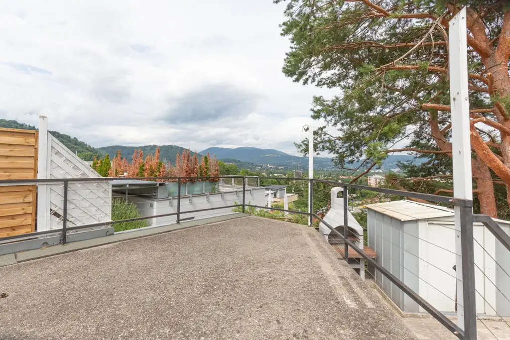 Lichtdurchflutete 3-Zimmer-Wohnung: Balkon, Blick ins Grüne & ruhige Lage