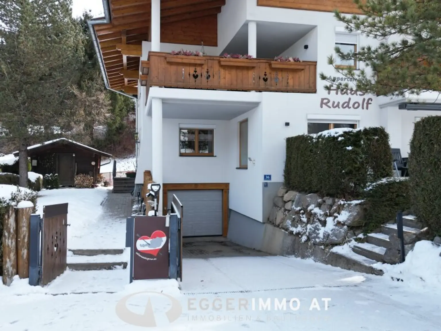 Living and Renting in the Heart of Kaprun – Exclusive Multi-Family House with Separate Apartment