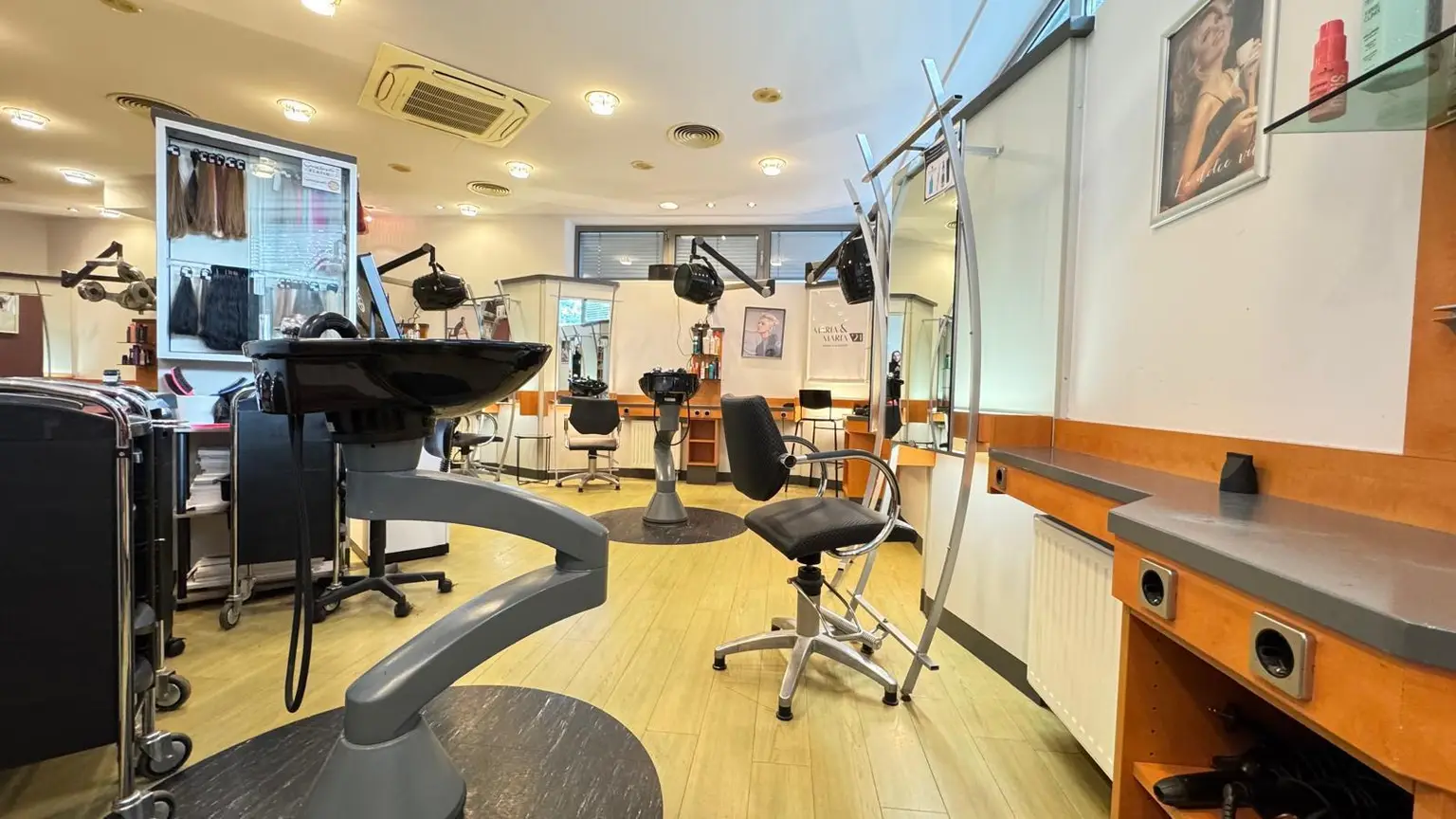 Salon