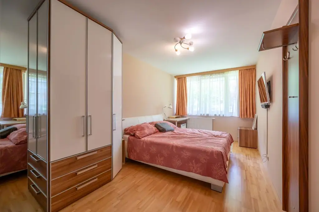 Charmante Wohn-Oase mitten in der Stadt - 126m² Wohnraum, + Terrasse, + Garten, Stellplatz und viel Komfort!