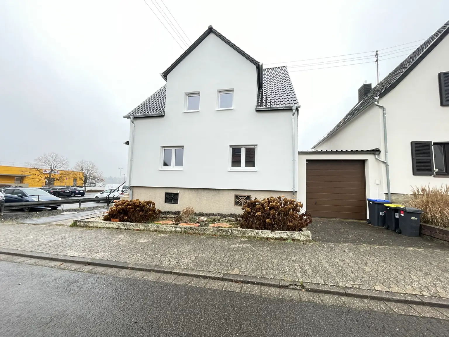 Einfamilienhaus in St. Wendel:
        Alles in Ihrer Nähe ...!