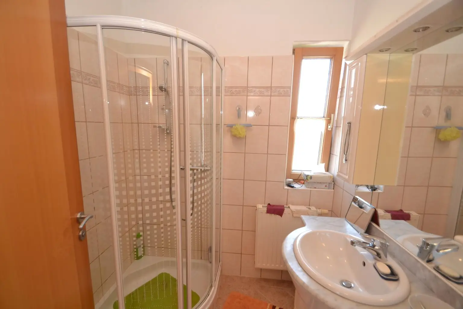 Badezimmer im Erdgeschoß