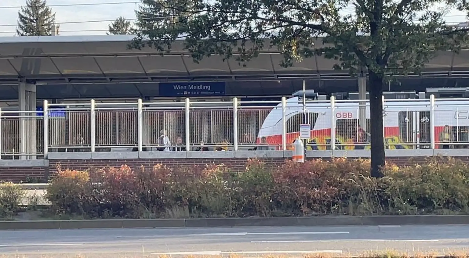 Lage vis á vis Bahnhof Meidling