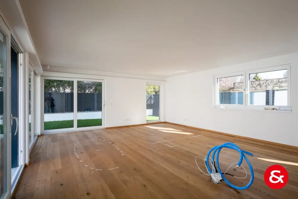 Modernes, klar gestaltetes Einfamilienhaus mit viel Platz und Technik!