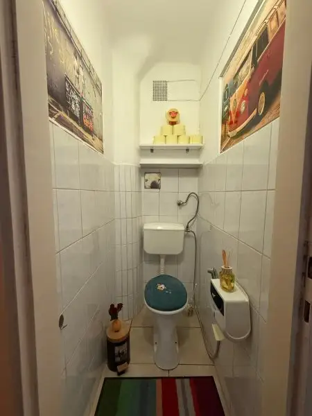 Gut geschnittene 2-Zimmer-Wohnung mit kleinem Balkon - U-Bahn Nähe