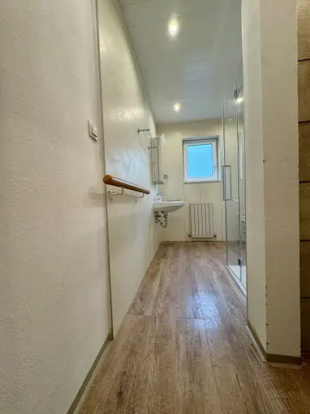 *geräumige 3 Zimmer Wohnung mit extra Küche und Balkon!  Super schöne Aussicht inkludiert!