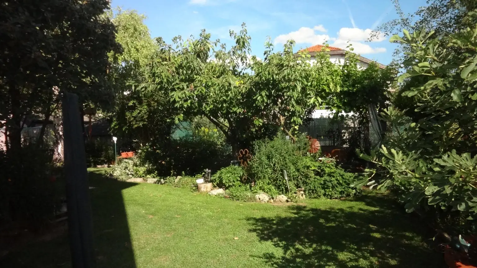 Einfamilienhaus mit vielen Zimmern in ruhiger Lage !