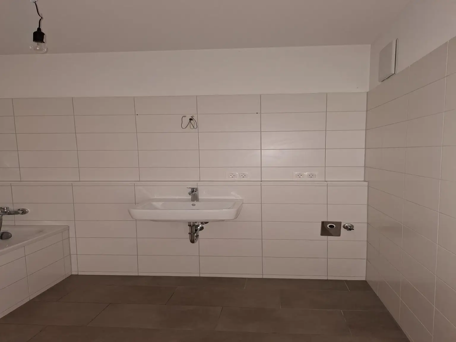 *** 2-Zimmer-Wohnung mit Loggia und Tiefgaragenstellplatz zu vermieten