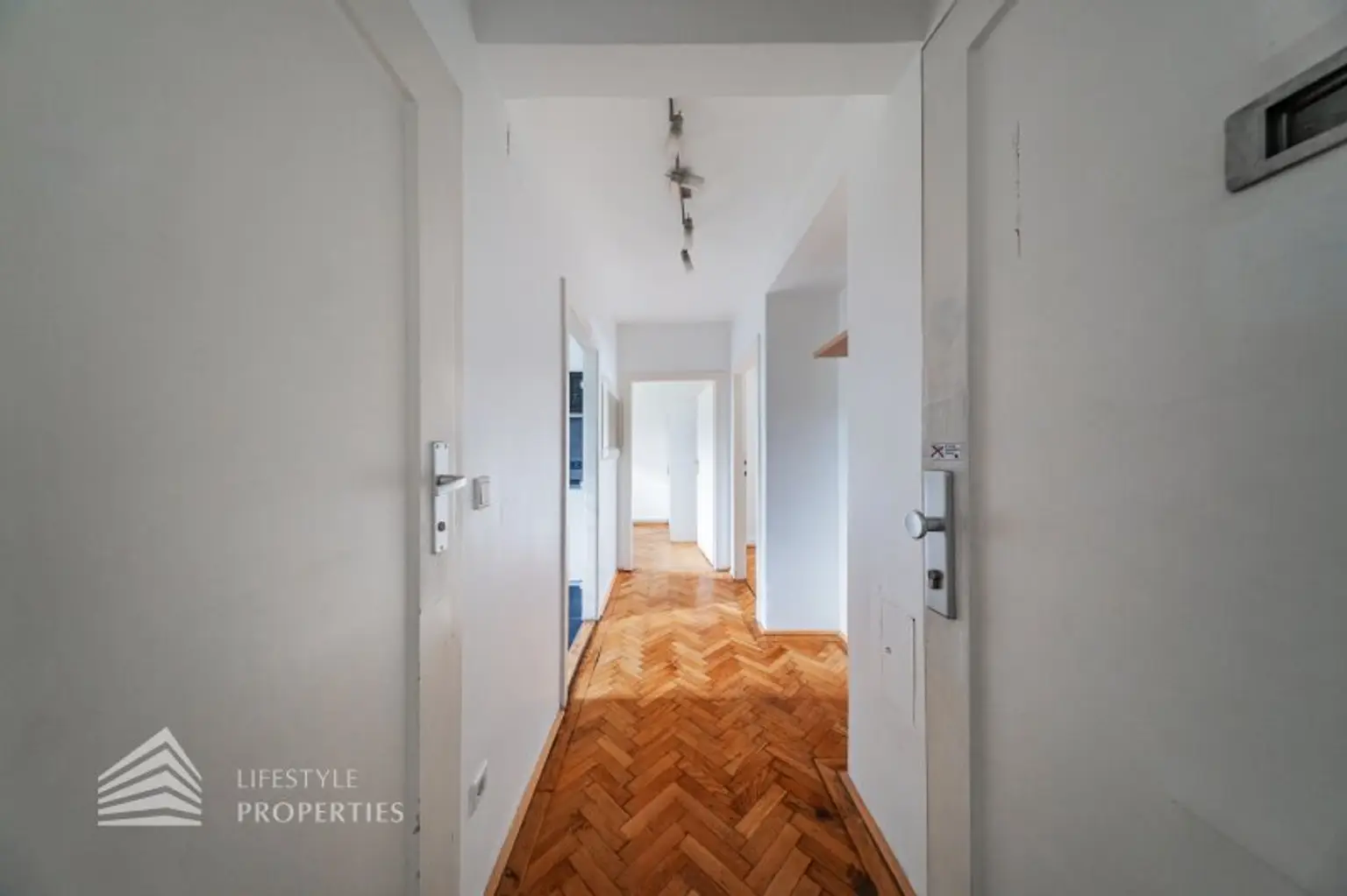 Schöne 2-Zimmer Wohnung, Nähe Meiselmarkt