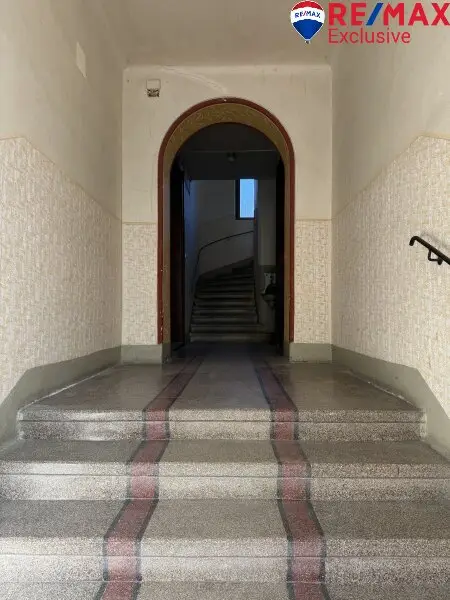 Zeitwandel - Mehrparteienhaus mit Entwicklungspotenzial in Wiener Neustadt!