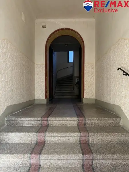 Zeitwandel - Mehrparteienhaus mit Entwicklungspotenzial in Wiener Neustadt!