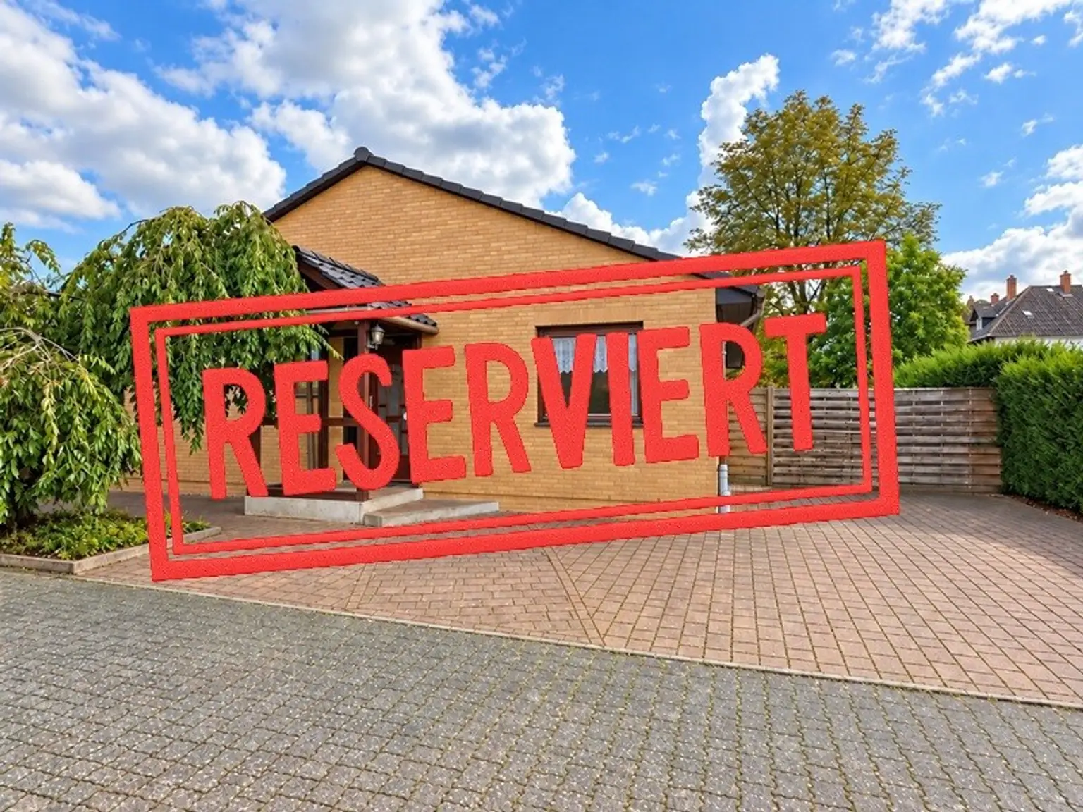 Reserviert Bungalow mit Stellplatz