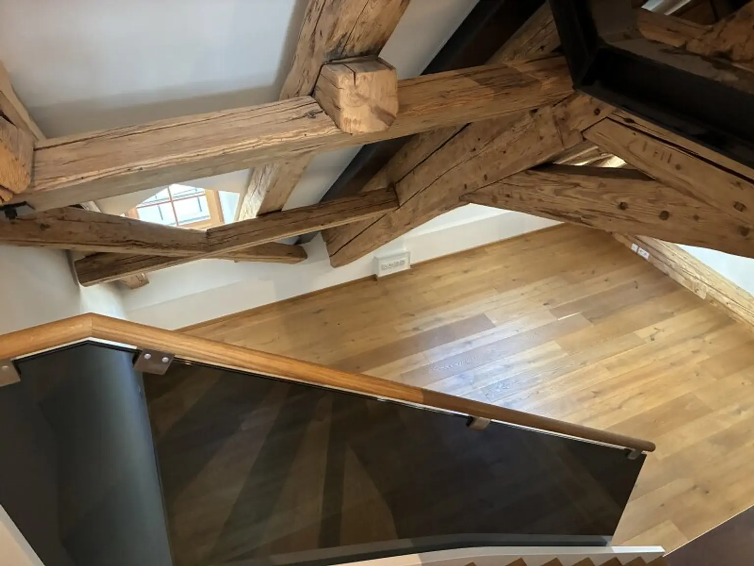 4-Zimmer-Dachgeschoßwohnung mit Galerie & Terrasse in unmittelbarer Nähe zum Karmelitermarkt