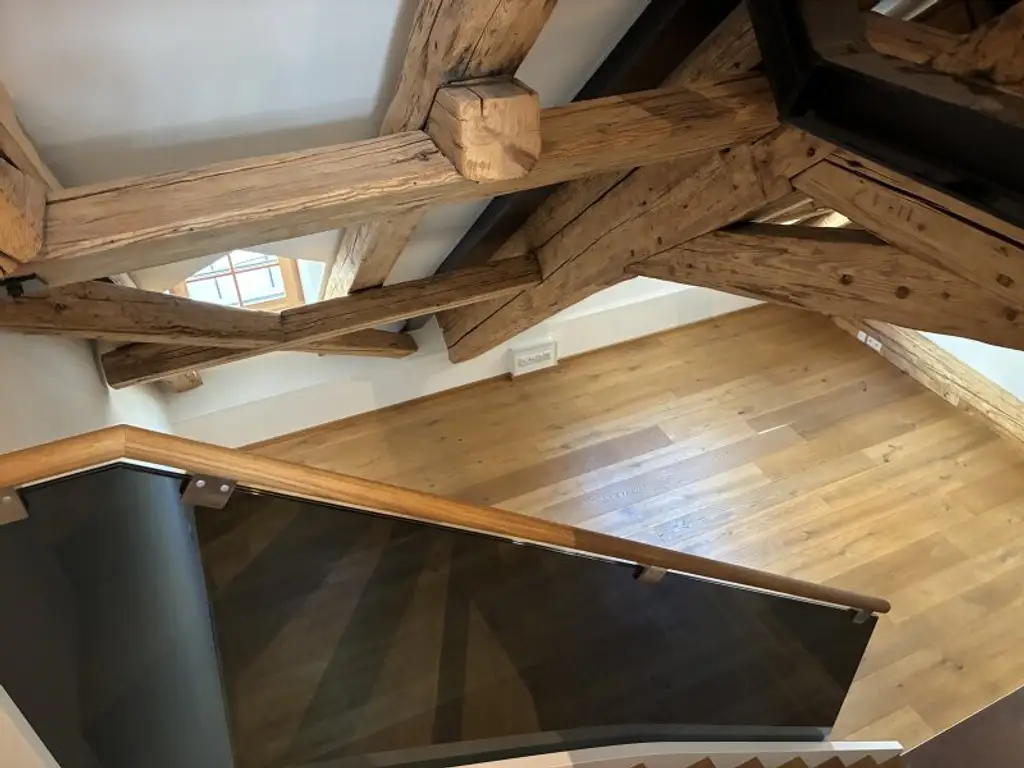 4-Zimmer-Dachgeschoßwohnung mit Galerie & Terrasse in unmittelbarer Nähe zum Karmelitermarkt