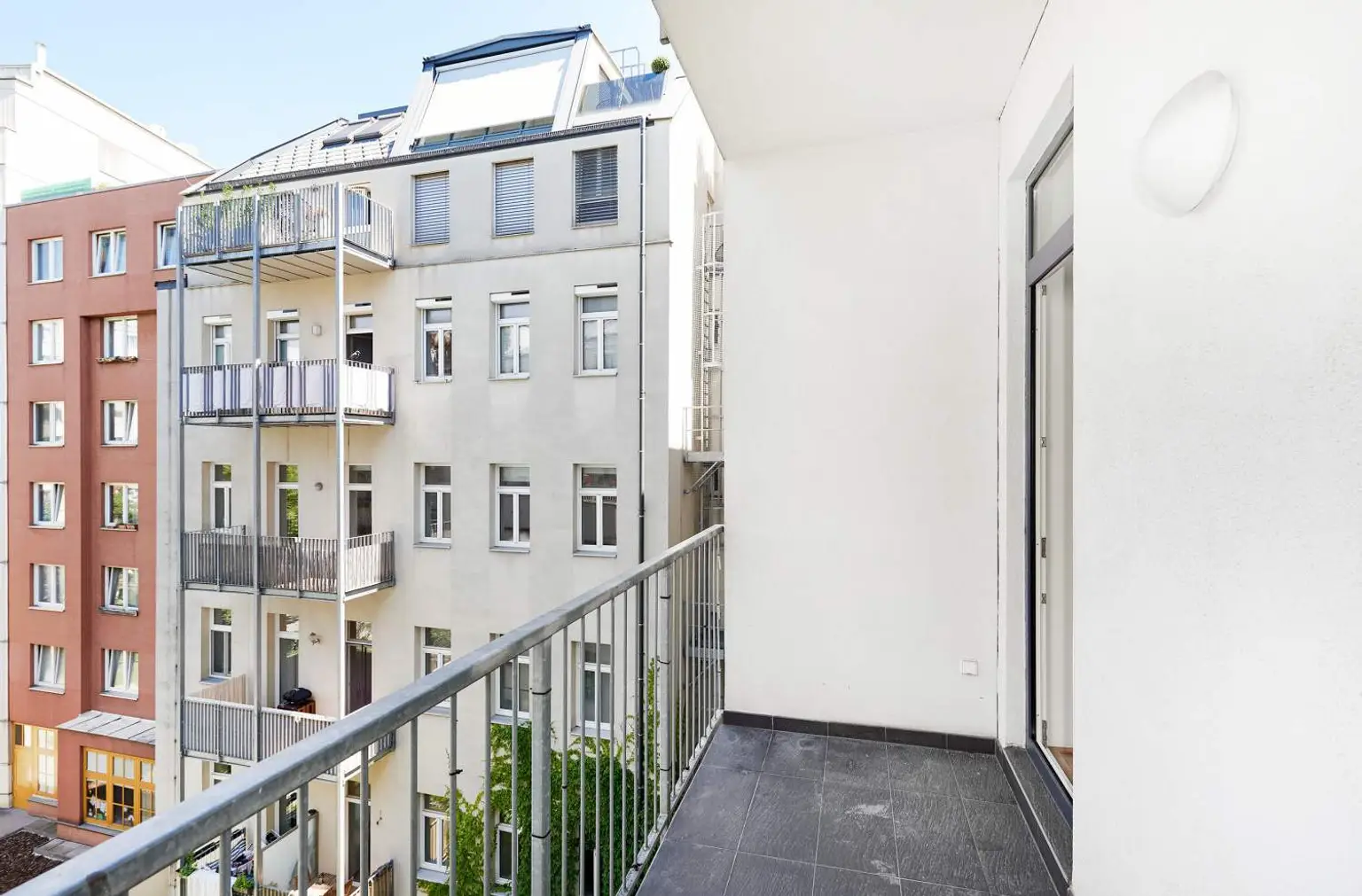 Einziehen & genießen - 2-Zimmer-Wohnung inkl. Loggia in den Innenhof!