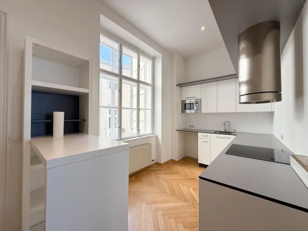 Exklusives 4-Zimmer-Altbaubüro mit Blick auf das Hotel Imperial – Kärntner Ring, 1010 Wien