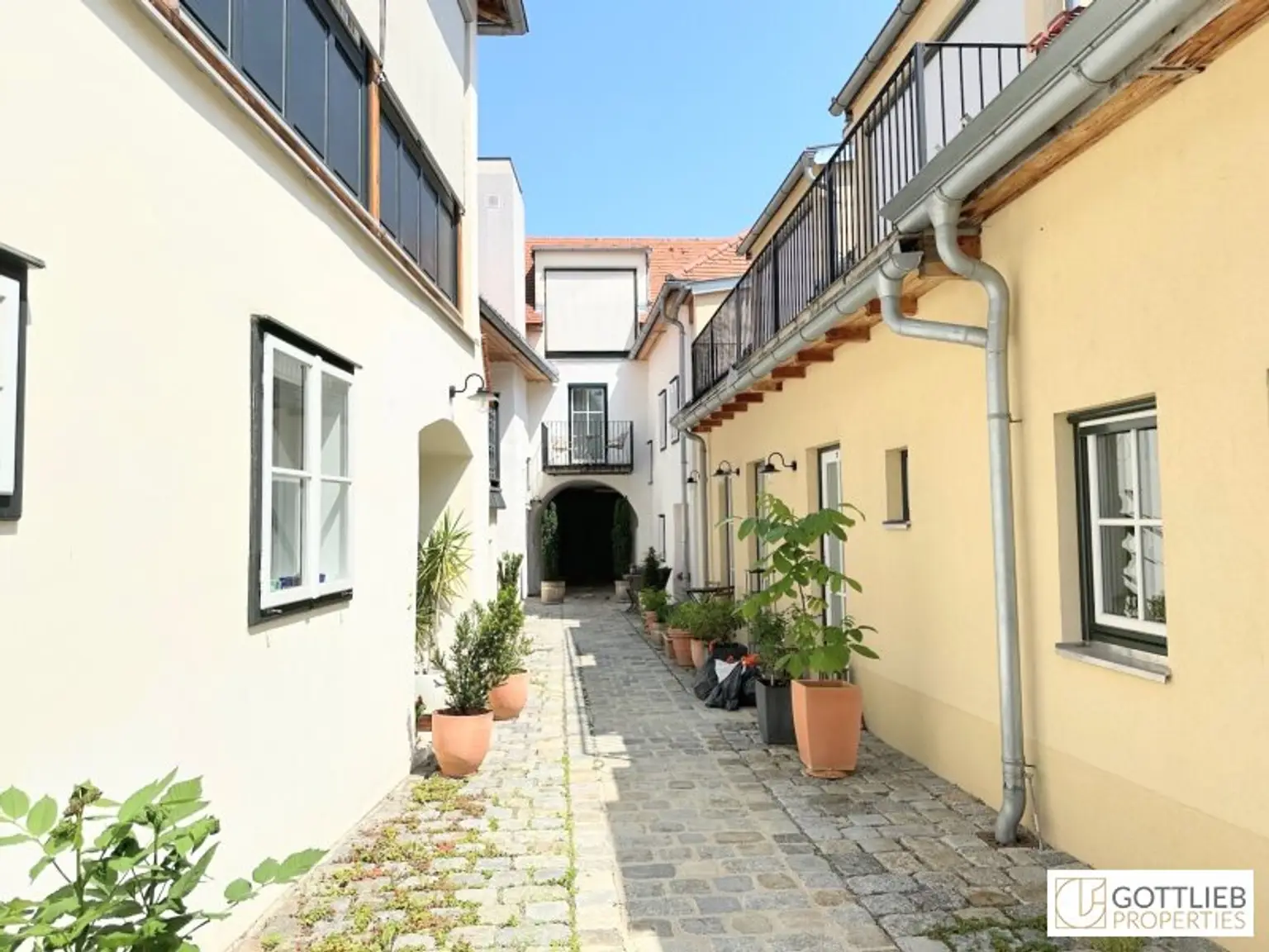 Bestlage Grinzing! Außergewöhnliche 3-Zimmer-Wohnung mit südseitigem Eigengarten in historischem Winzerhaus aus dem 16. Jahrhundert