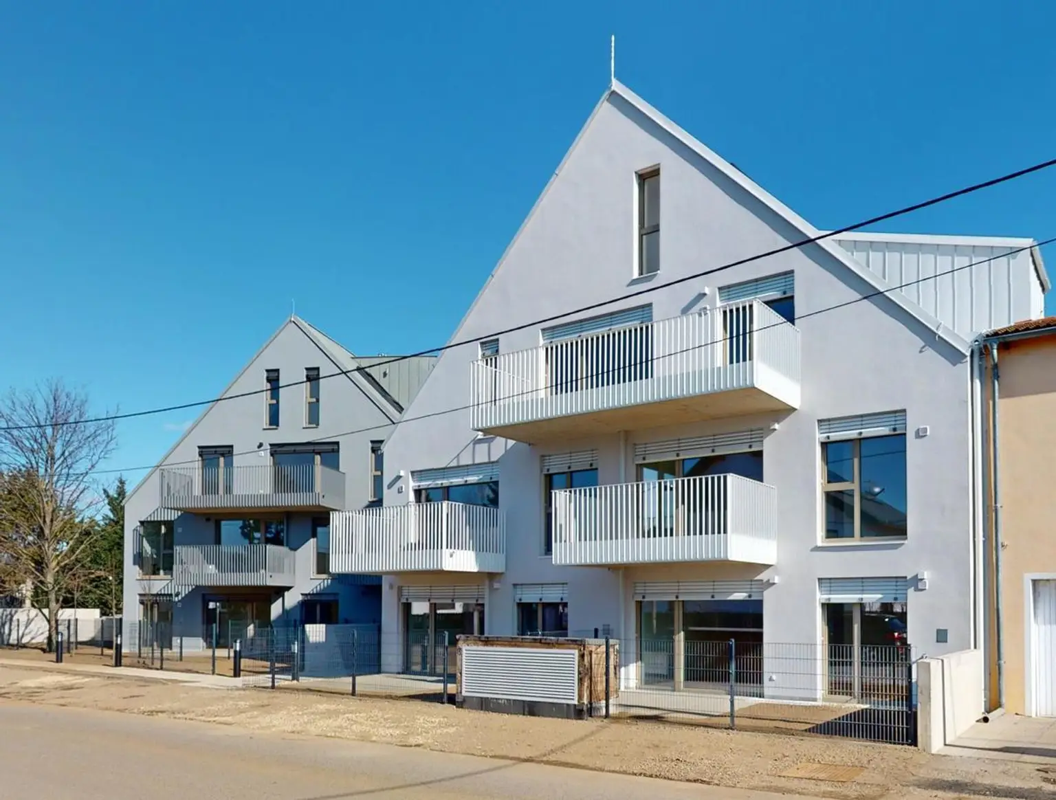 2 - Zimmer - Neubau mit Balkon zur Miete