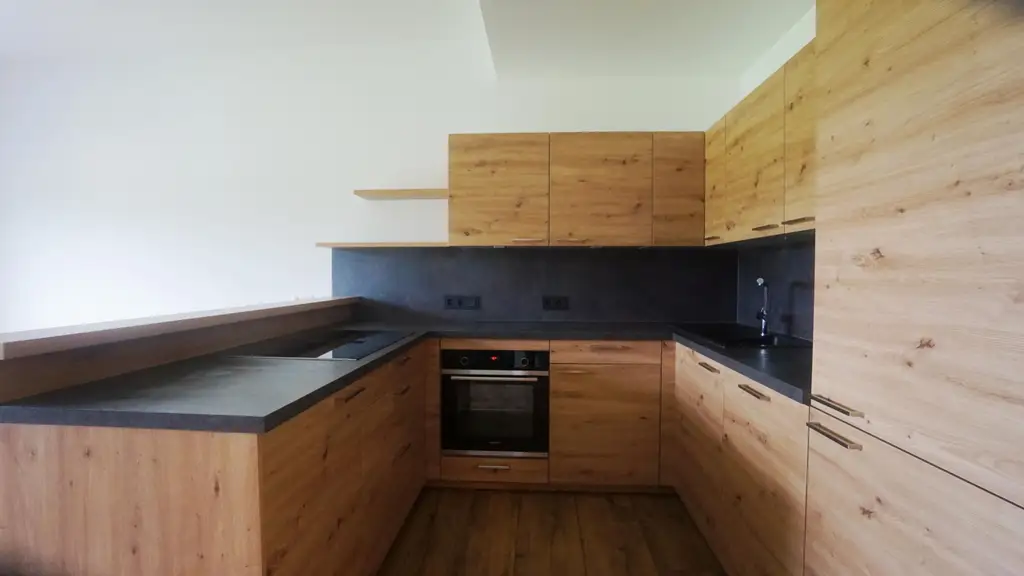 Moblierte, exklusive, lichtdurchflutete 4 Zimmer Wohnung / Kurzzeitmiete möglich