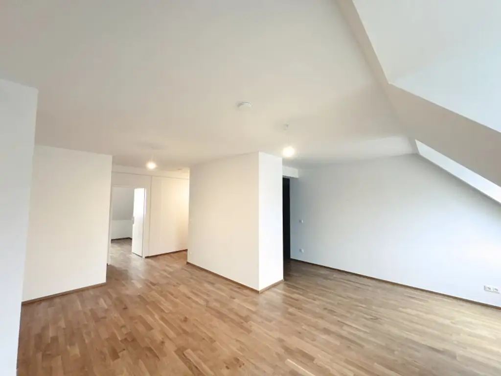 NEU! ERSTBEZUG nach Sanierung! Geräumige 2-Zimmer Dachgeschosswohnung in 1200 zu vermieten!