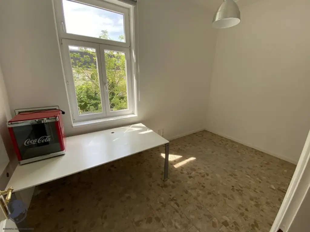 Zum Verkauf gelangt eine außergewöhnliche Villa in absoluter Bestlage von Hietzing