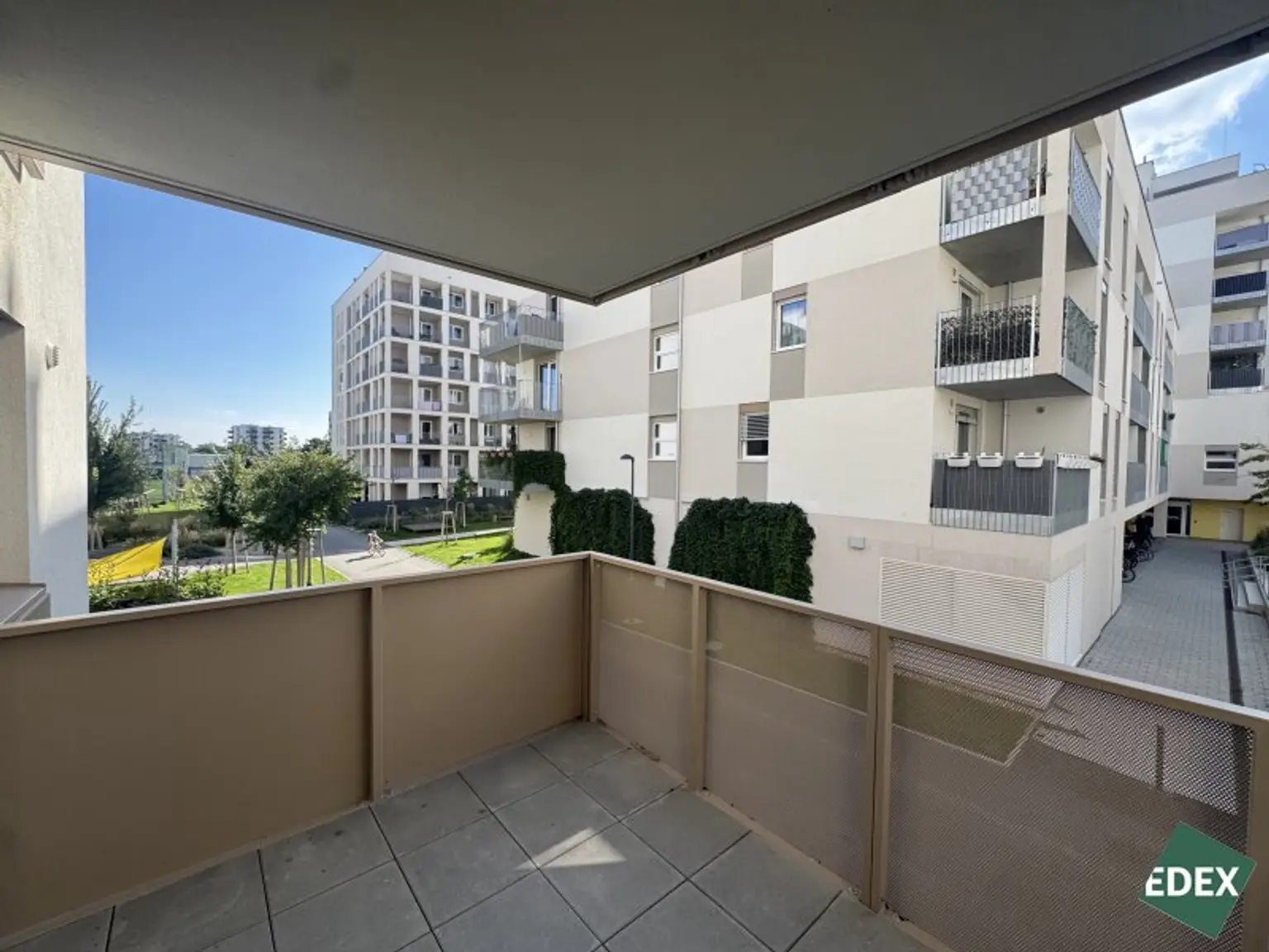 Perfekt für Singles oder Paare: Attraktive 2-Zimmer-Wohnung mit Balkon nahe U1 Rennbahnweg