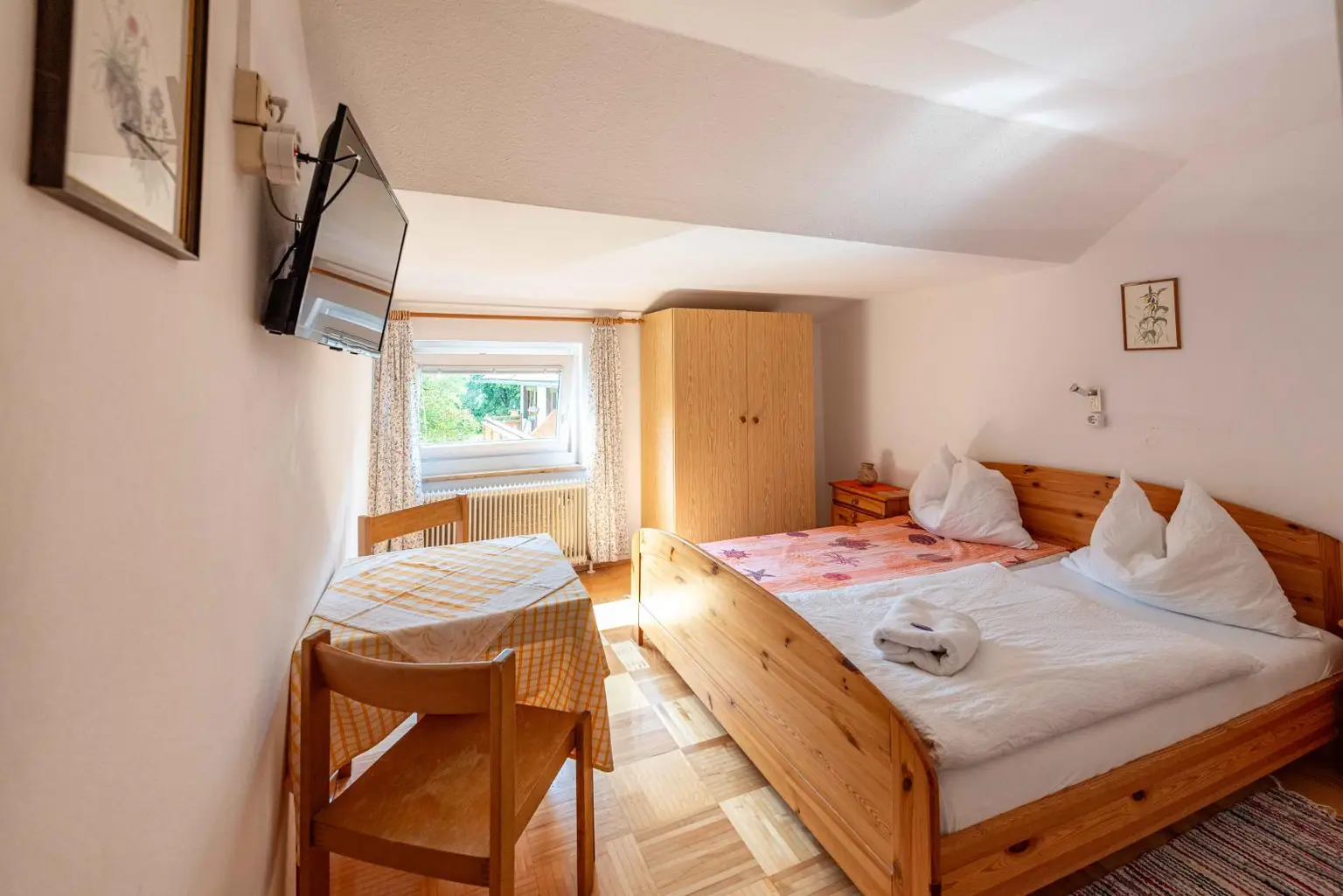 "Hof zur Steinwänd" Gasthof und Bauernhof mit Fremdenzimmern - Wald und Wiesen!