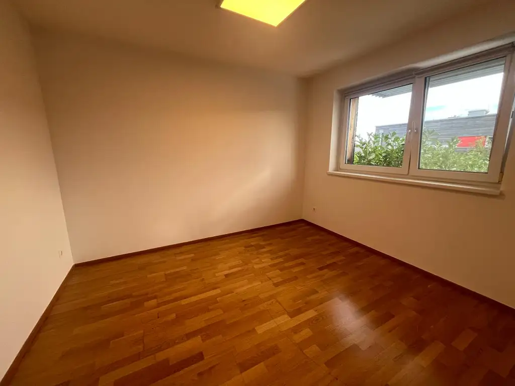 Modernisiertes wunderschönes Reihenhaus mit überdachter Terrasse und Garten