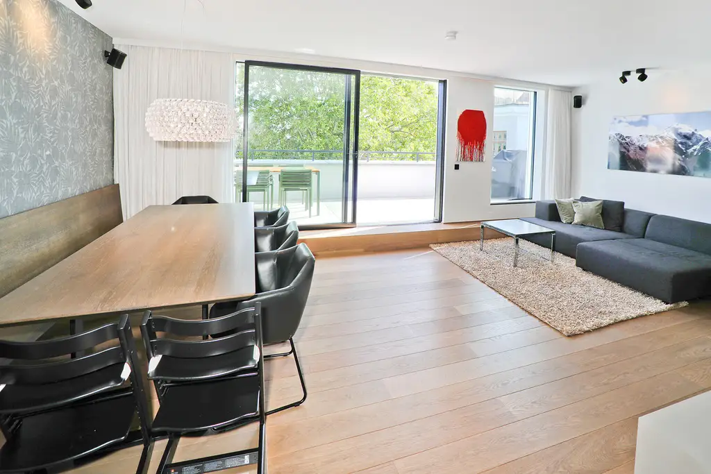 Außergewöhnliche Dachgeschosswohnung Nähe Türkenschanzpark