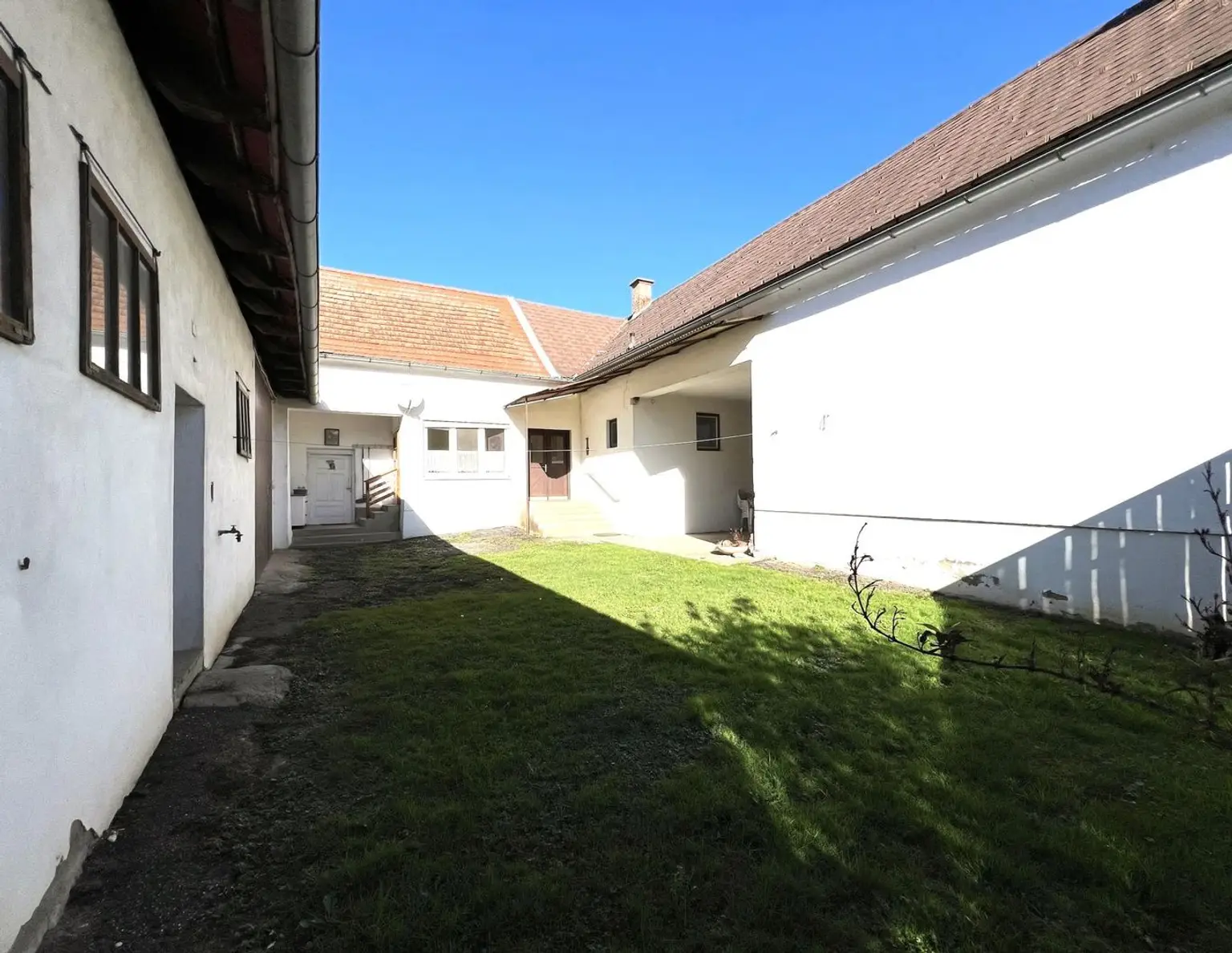 Ehemaliger Bauernhof in sonniger Lage