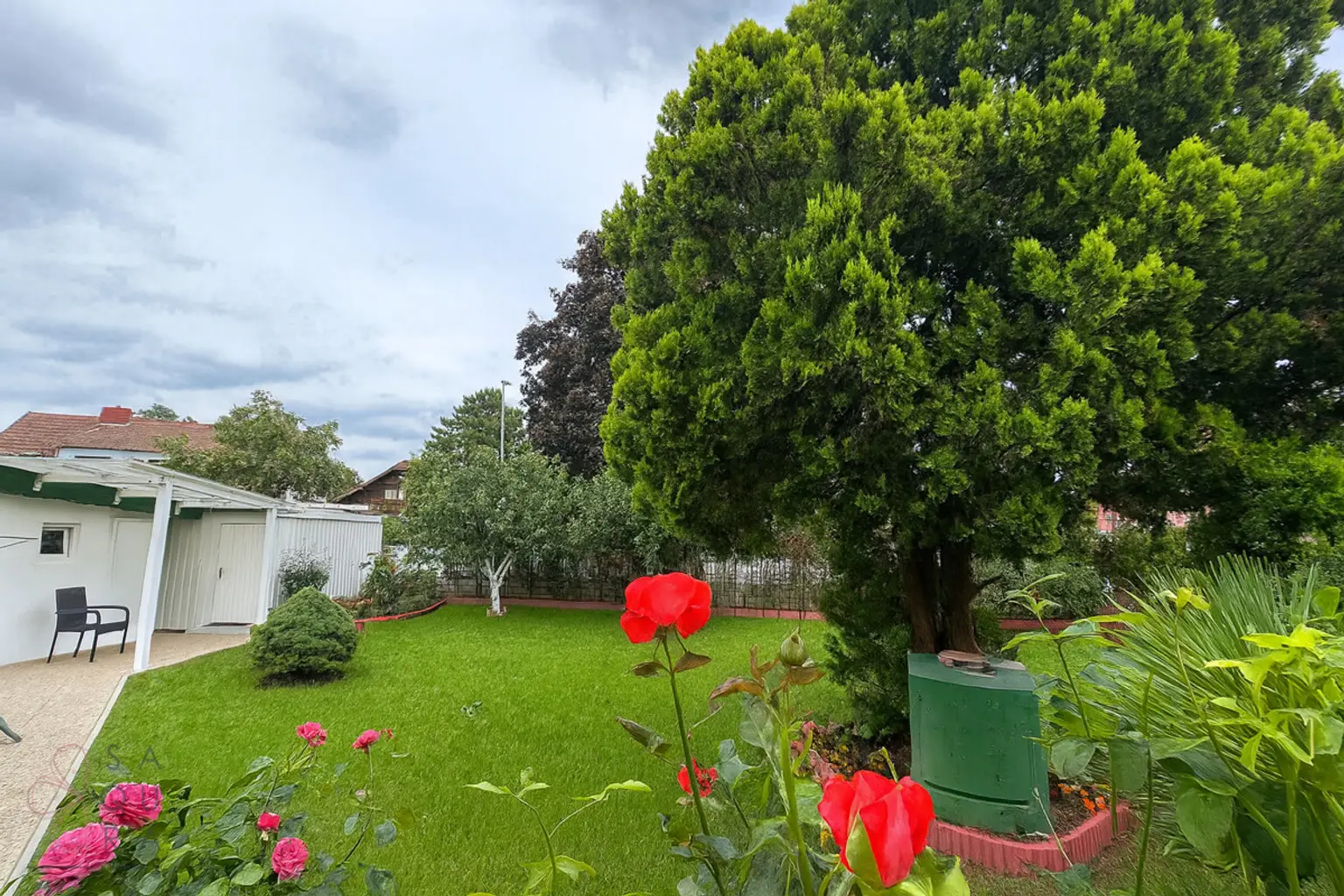 Charmantes Einfamilienhaus mit Einliegerwohnung, Garten und Garage – vielseitig nutzbar