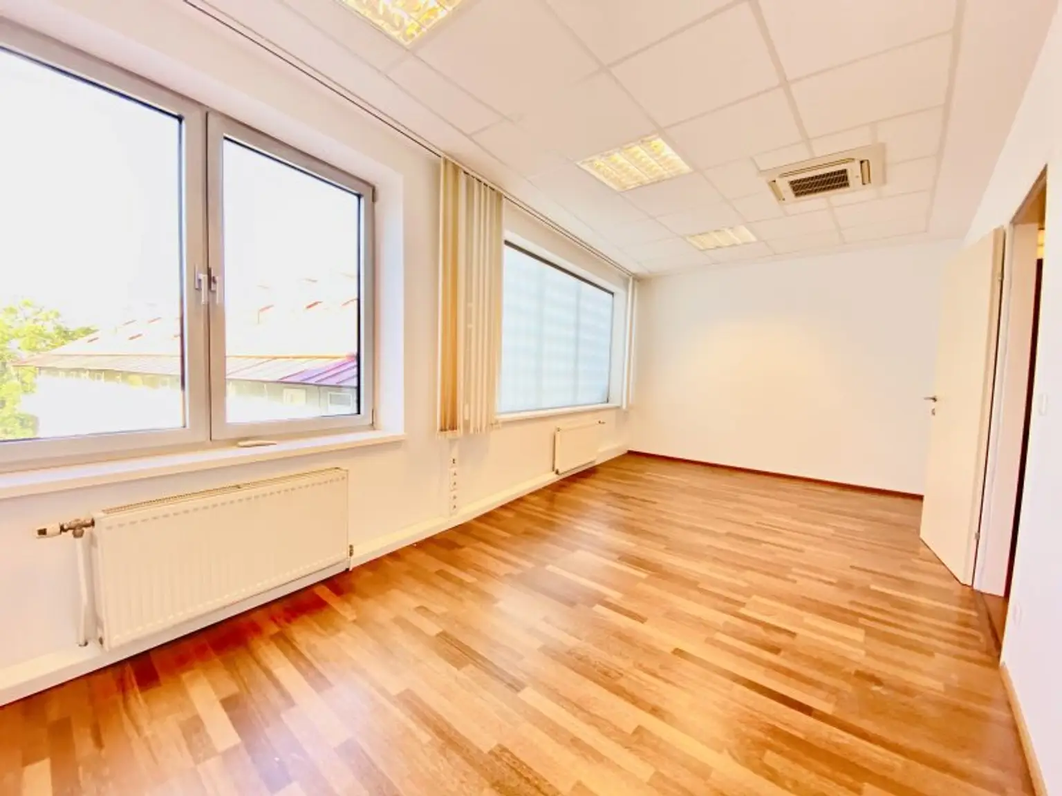 Büro/Praxisfläche- in exklusiver Lage zu vermieten