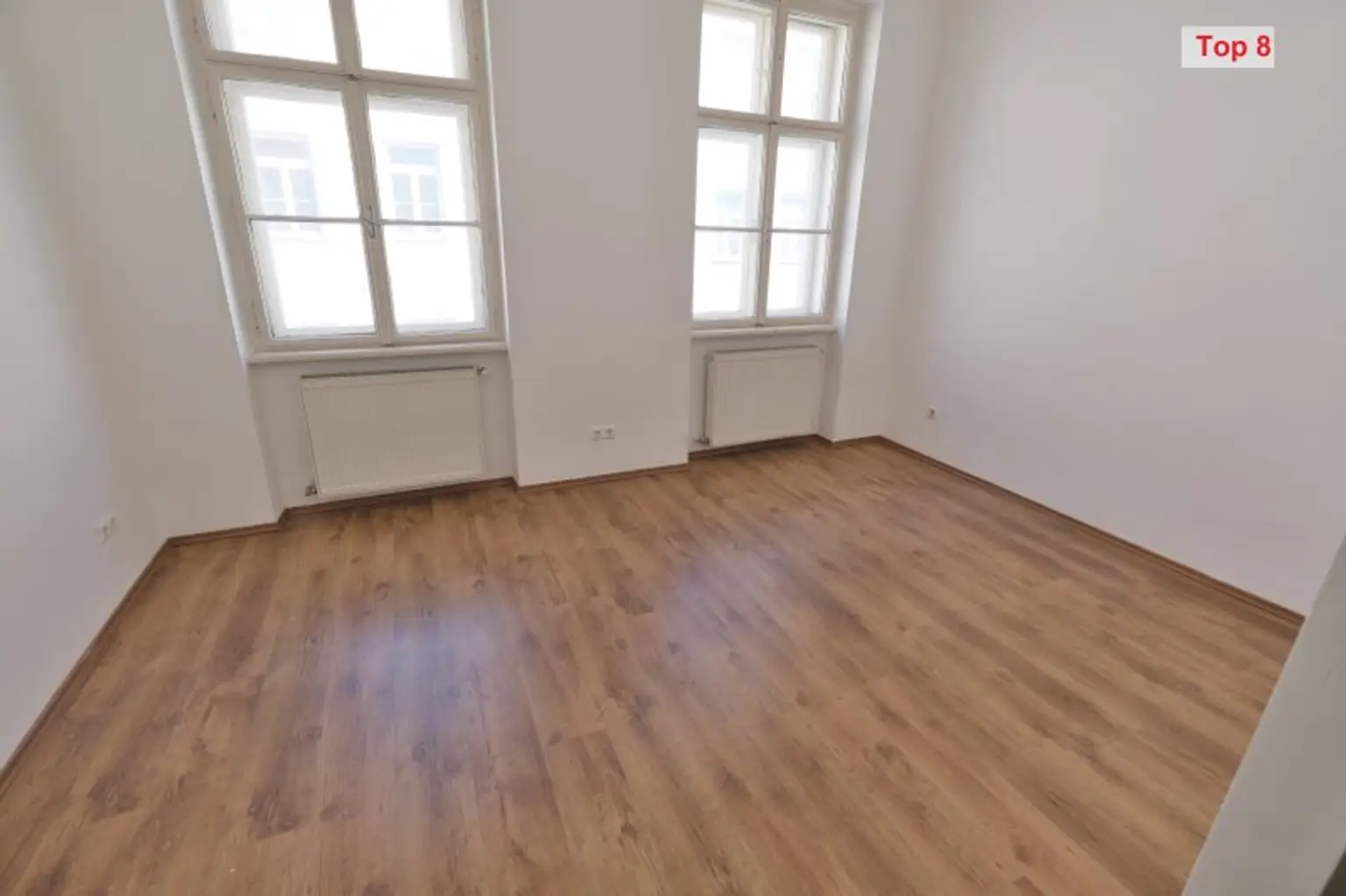 Drei UNBEFRISTETE 2 Zimmer-Wohnungen mit KFZ-Stellplatz im Haus