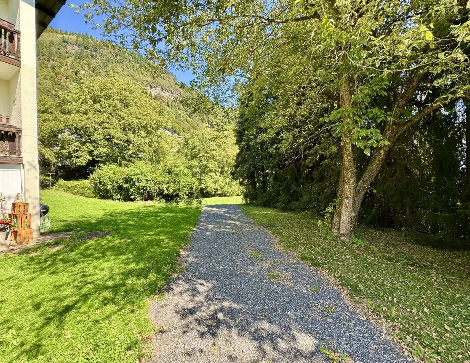 Wunderschönes Grundstück in Treffen am Ossiacher See mit Blick auf die Burg Landskron & den Mittagskogel zu kaufen!