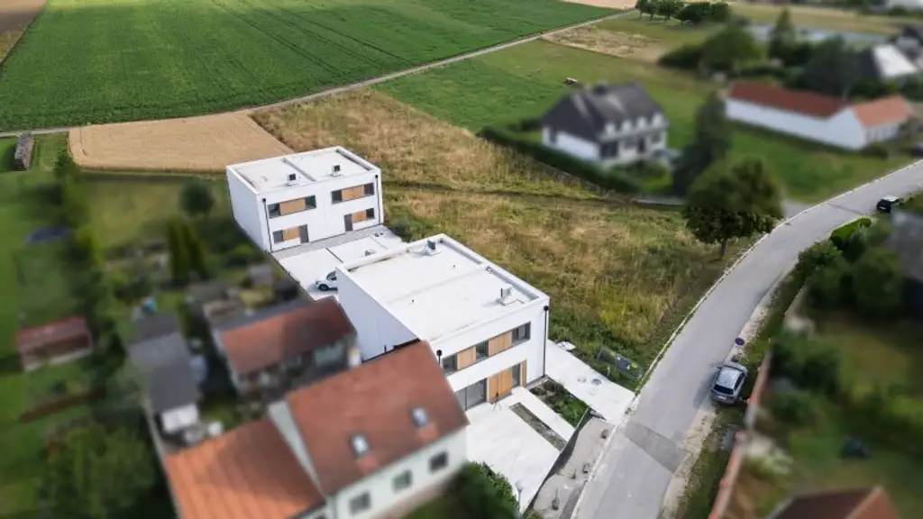 Erstbezug in idyllischer Doppelhaushälfte in Stetten - Wohnkomfort mit Garten und Stellplätzen