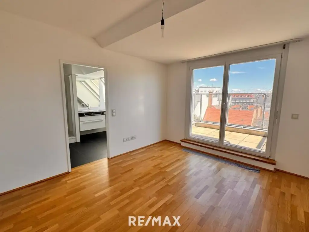 DACHGESCHOSSWOHNUNG MIT STIL&TOPLAGE NAHE ROCHUSMARKT