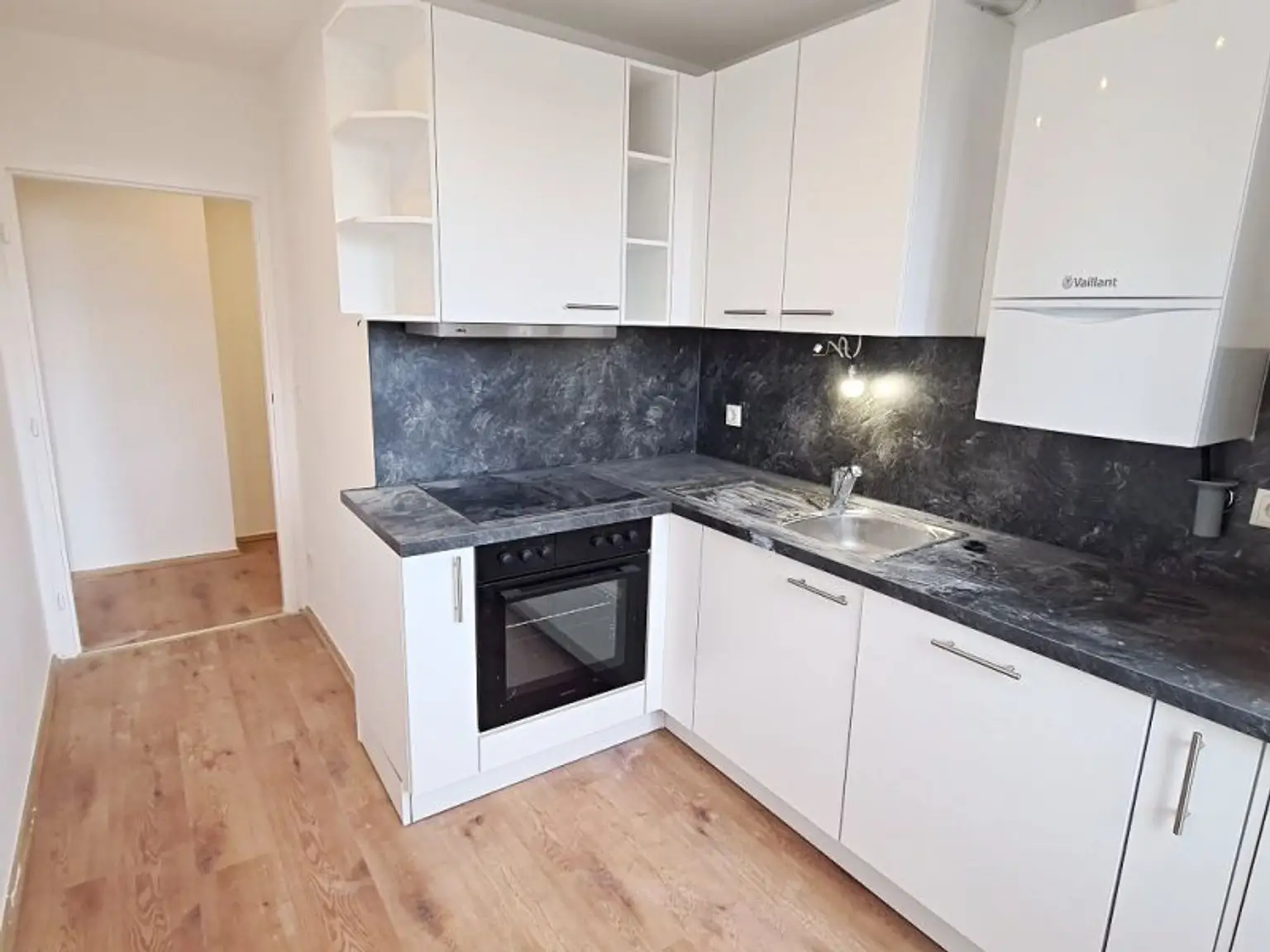 WALDMÜLLERGASSE, ERSTBEZUG, 40 m2 Neubau mit Balkon, 1 Zimmer, Küche, Duschbad, Parketten, Augarten-Nähe