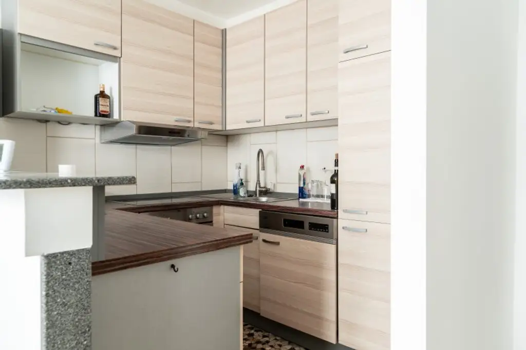 Moderne 2-Zimmer-Wohnung mit Einbauküche in zentraler Lage von Linz