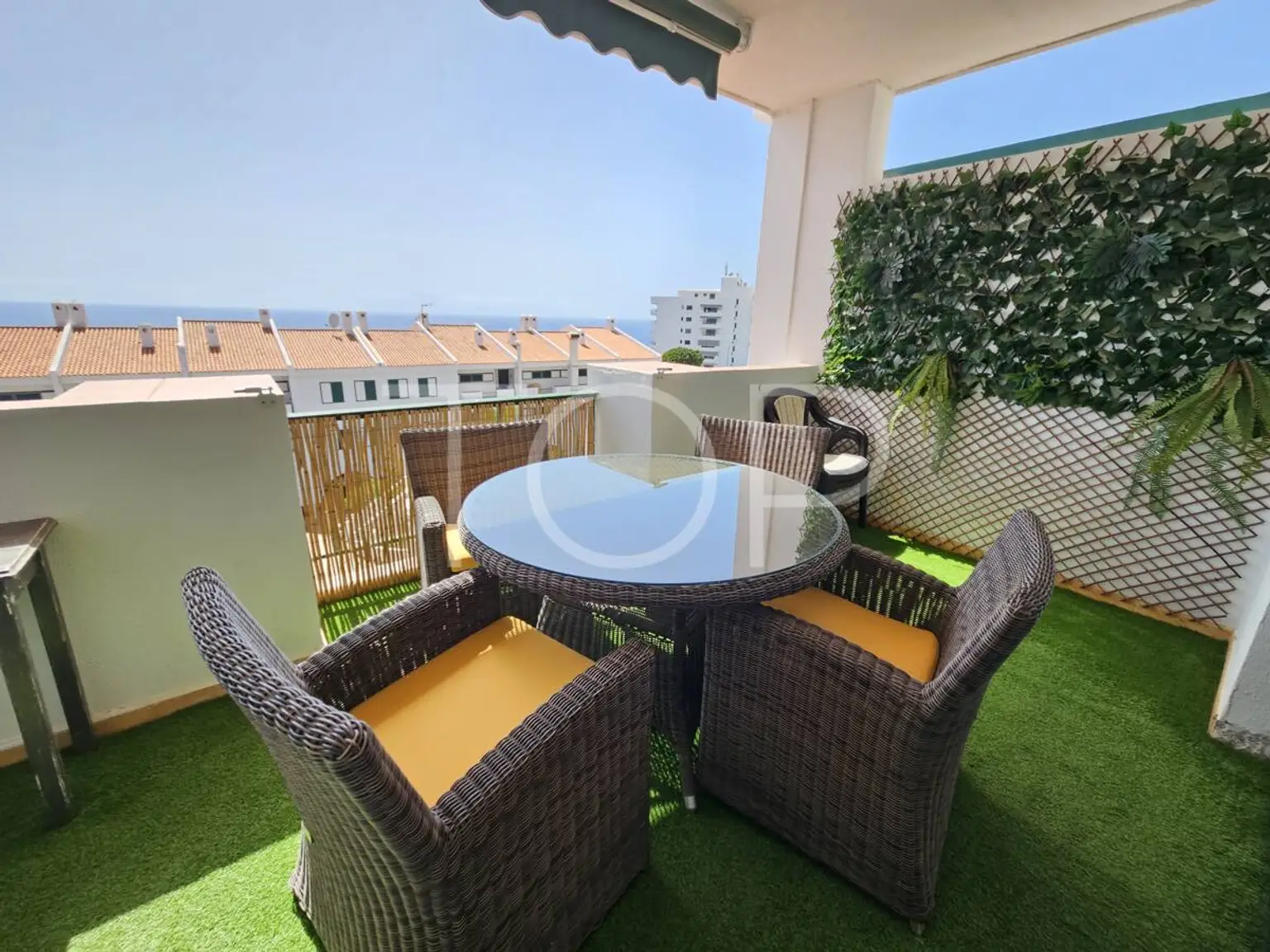 Apartamento con terraza y vistas al mar a poca distancia de la playa de Callao Salvaje