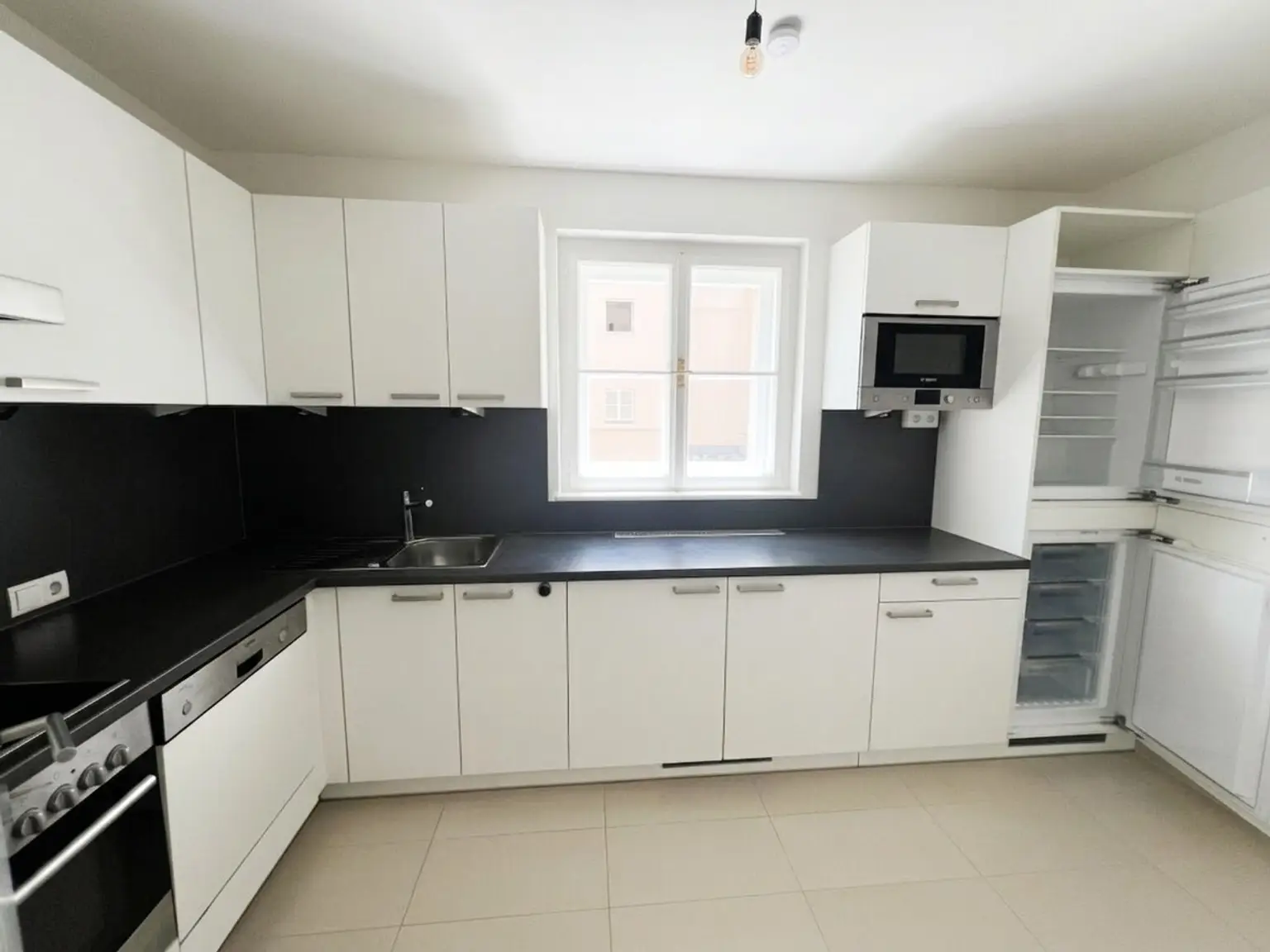 Ansprechende 3-Zimmer-Wohnung in Botschaftsviertel