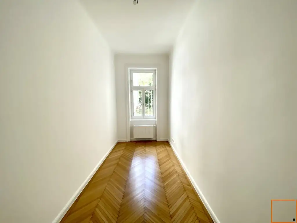 Museumsquartier: Erstbezug: Elegante 5,5 Zimmer-Altbauwohnung mit Balkon
